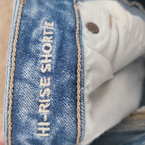 American Eagle Hi-Rise Shortie - Picture 3 of 4